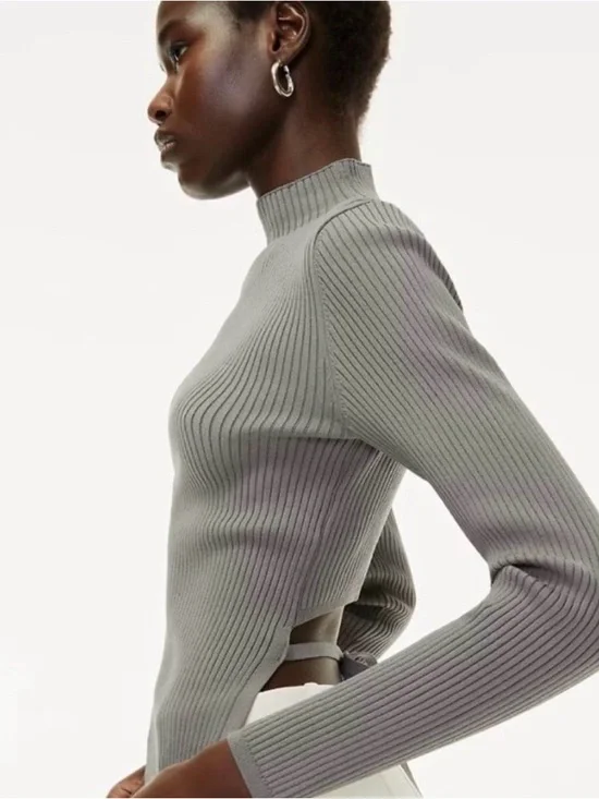 Babaton Gray Ribbed Tie-Back Crop Top - Picture 3 of 3